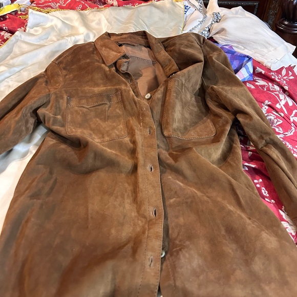 Gorgeous brown suede top. Perfect for Fall/winter.  Only worn once. - Picture 4 of 7